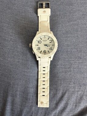 Nixon White Rubber Strap Watch with Matching Dial
